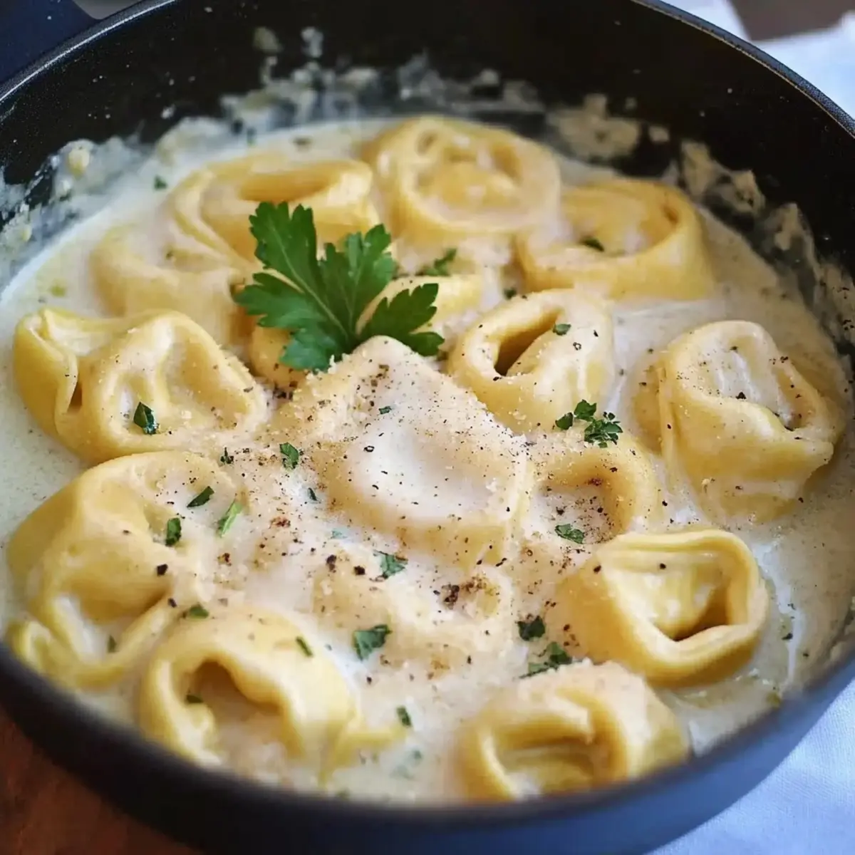 Creamy Garlic Tortellini Alfredo